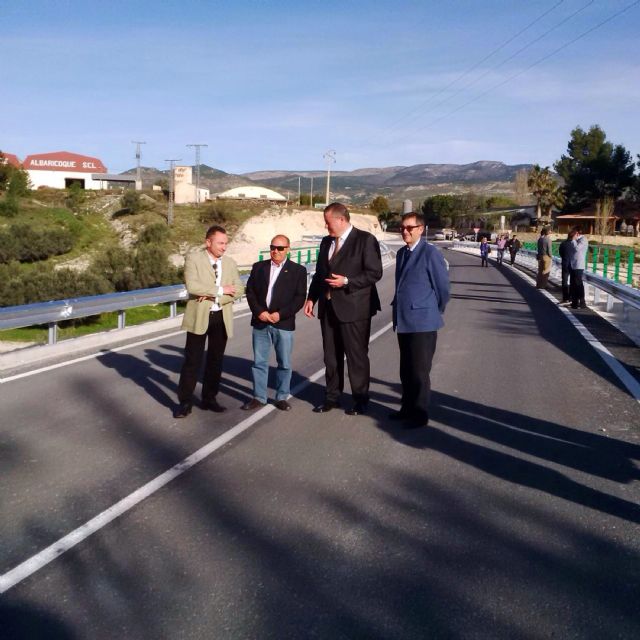 El equipo de Gobierno del PP de Moratalla concluye las obras del puente del Comendador, que el PSOE no logró acabar