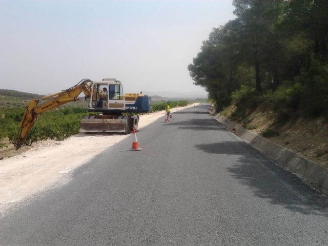Fomento adjudica las obras de pavimentación del firme de la carretera de Benizar