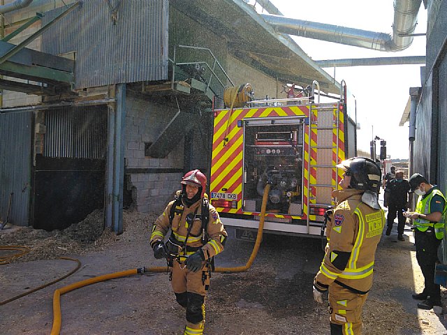 Incendio declarado en un silo de serrín en Moratalla