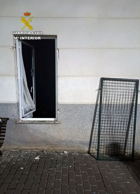 La Guardia Civil detiene a un experimentado delincuente por una docena de robos en comercios y viviendas de Moratalla