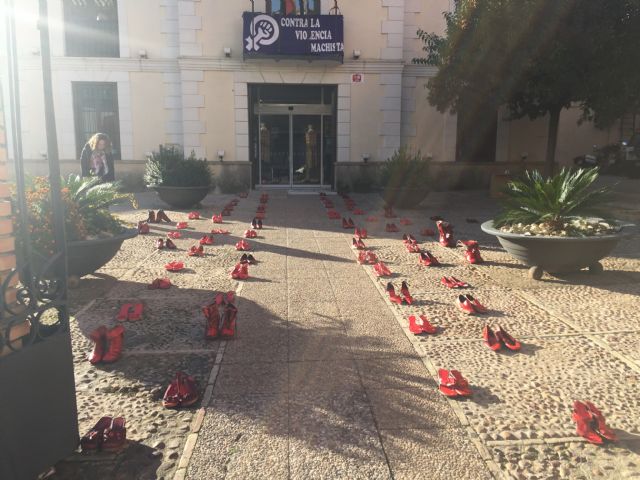 Concentración plaza del ayuntamiento 25 de noviembre 'día internacional para la eliminación de la violencia contra la mujer'